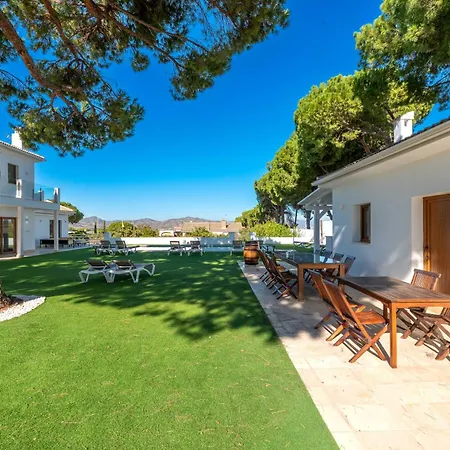 Villa Maria Blue